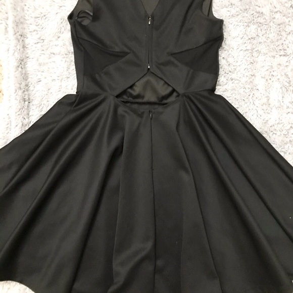 GUESS Ponte fit-and-flare dress (black) - Picture 9 of 10